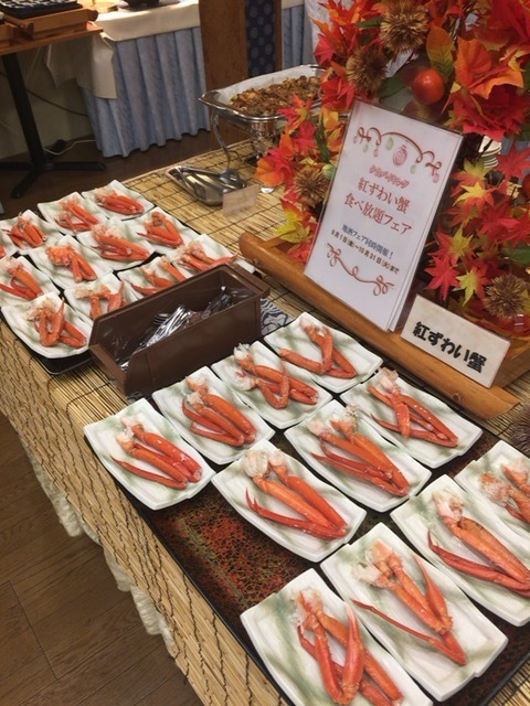 下田海浜ホテル 夕食バイキング 紅ずわい蟹食べ放題 1泊2食6800円 伊東園ホテルズ バイキング馬鹿一代